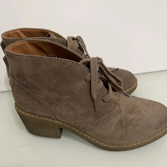 Universal Thread Tan Ankle Lace Up  Booties 6.5 - Picture 4 of 7